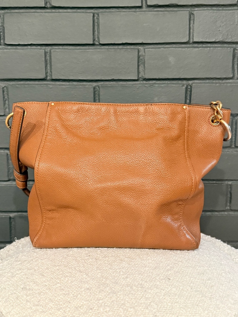 Tory Burch Cognac Pebble Leather Shoulder Bag with Gold Logo - Picture 2 of 7